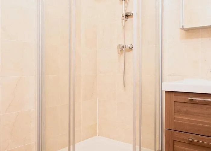 Monthly Only - 5 Min To U1 Vorgartenstrasse - Fast Center Apartament